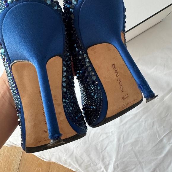 Gently Used Manolo Blahnik BB blue Satin Swarovski Embellished Crystal Pumps 9.5 - Picture 7 of 9